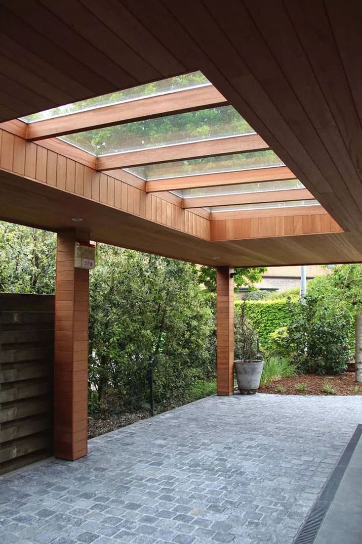 Металлический навес с деревянной обшивой и стеклом №1