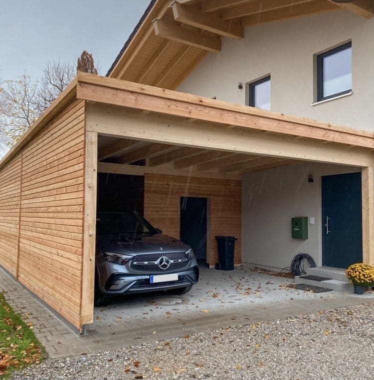 Вариант простого но стильного дизайна деревянного навеса для двух авто №11