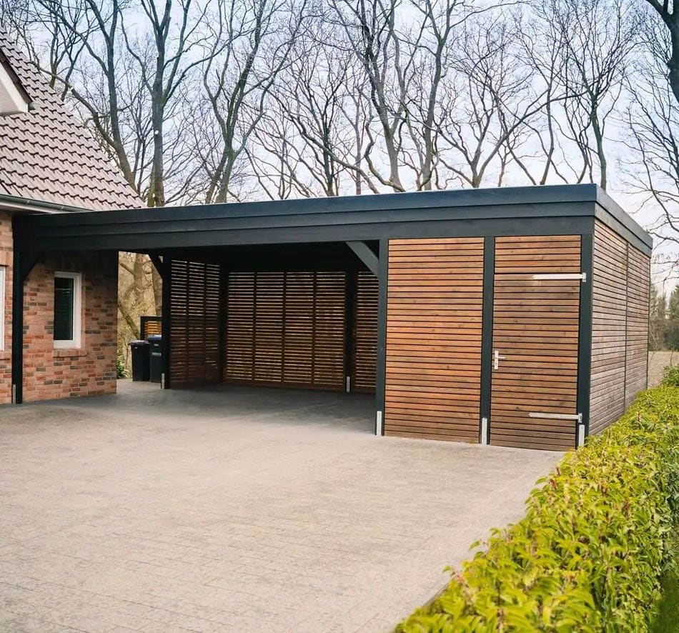 Автомобильный навес с хозблоком в реечном дизайне №14