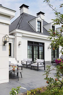 дизайн современного классического оштукатуренного фасада одноэтажного дома