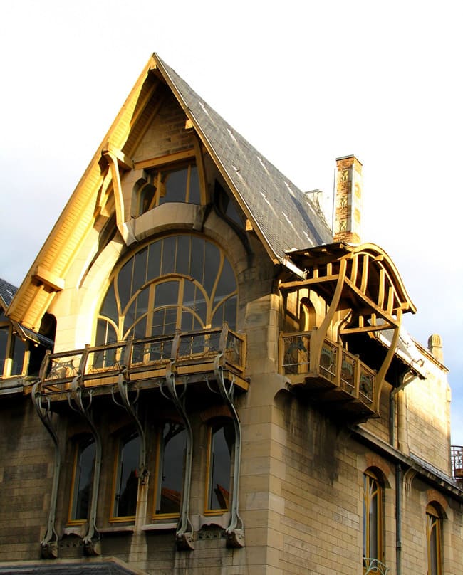 модерн с деревянными элементами декора