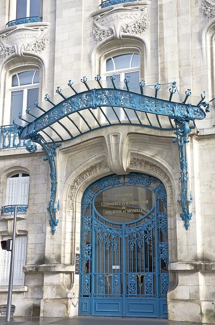 архитектурные проекты входных групп эпохи модерна всегда поражают своей художественностью и тонким изяществом