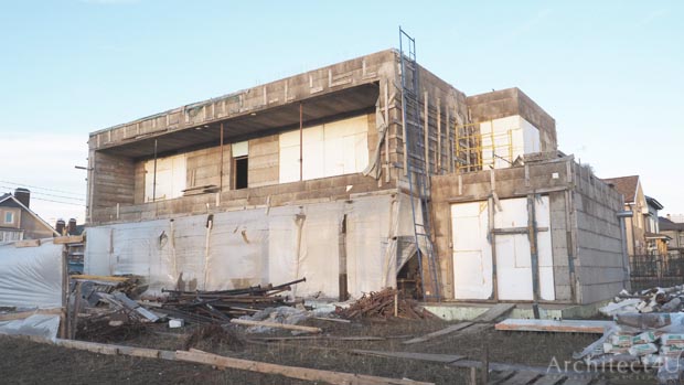 фото дома со стороны главного фасада