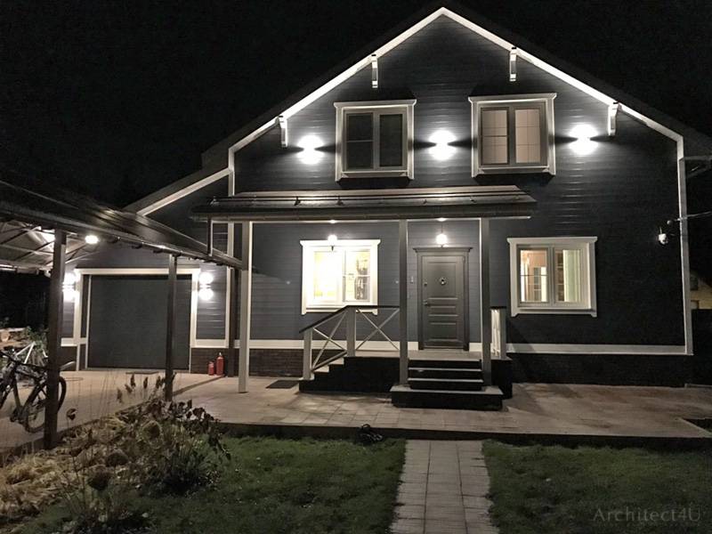 подсветка фасадов деревянного дома в сером цвете