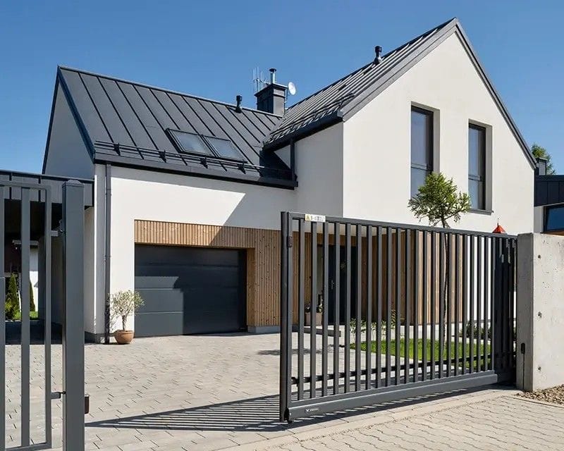 Данное решение подойдет ко многим домам в современном стиле